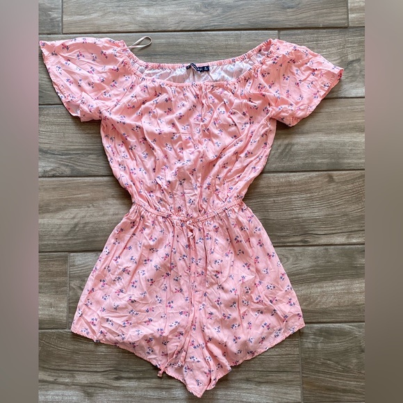 Abercrombie & Fitch Other - Abercrombie and Fitch pink floral off shoulder romper size small
